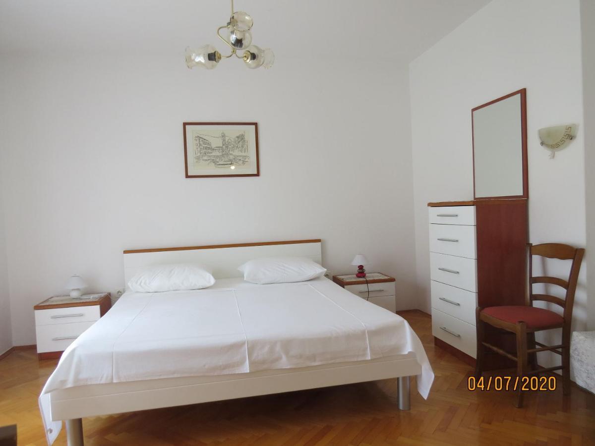 Apartments Prosperina Хвар Екстер'єр фото