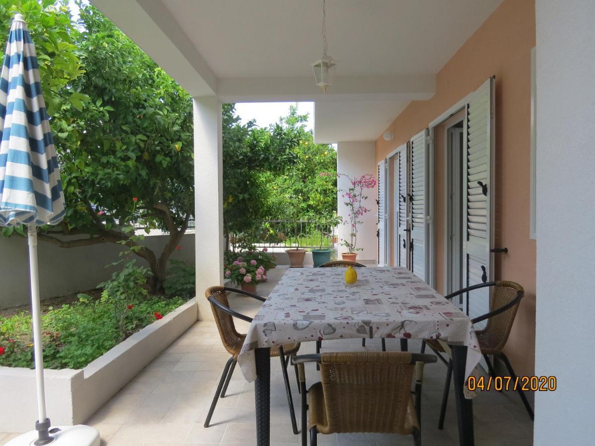 Apartments Prosperina Хвар Екстер'єр фото