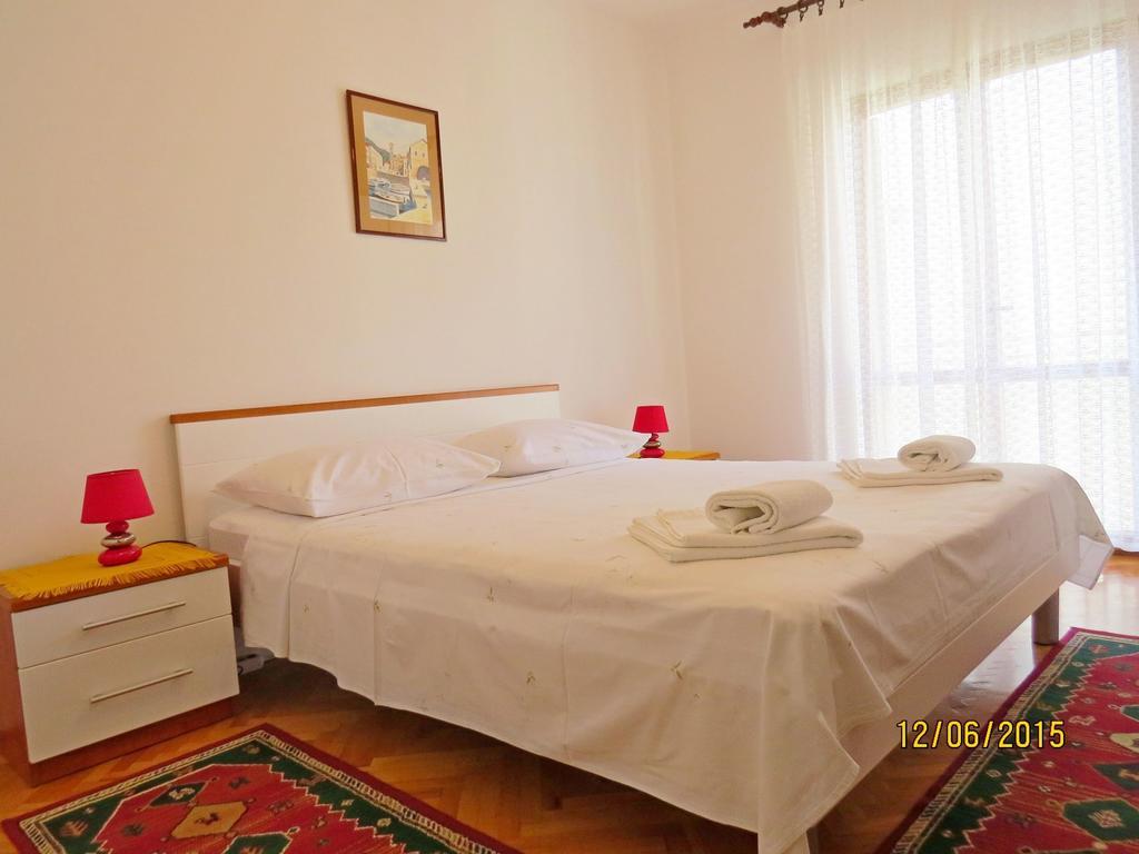Apartments Prosperina Хвар Екстер'єр фото